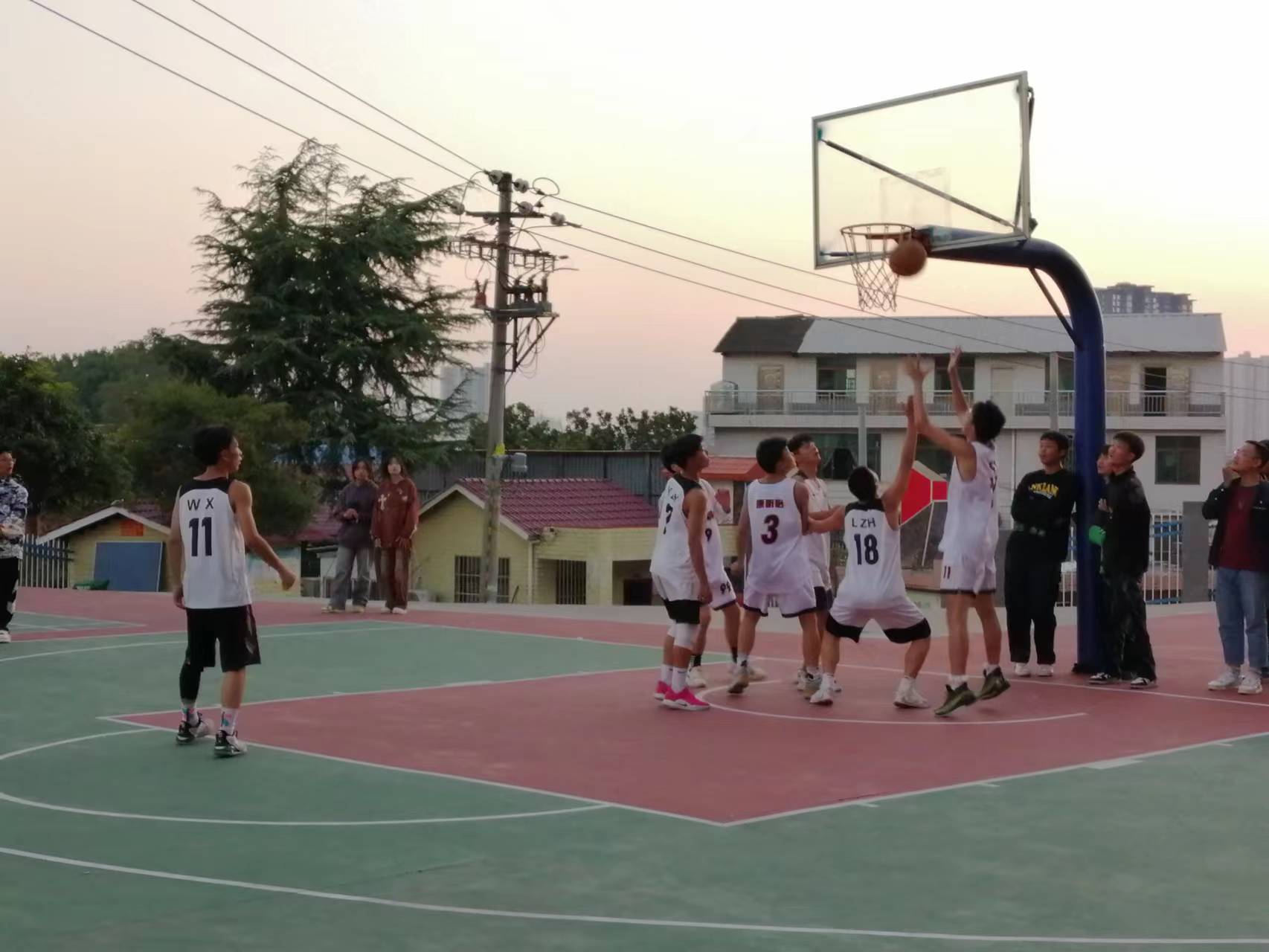 強健體魄，強國有我--記2022年秋季“華龍杯”籃球賽