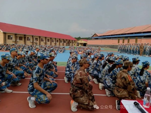 結(jié)營展風采，昂揚向未來