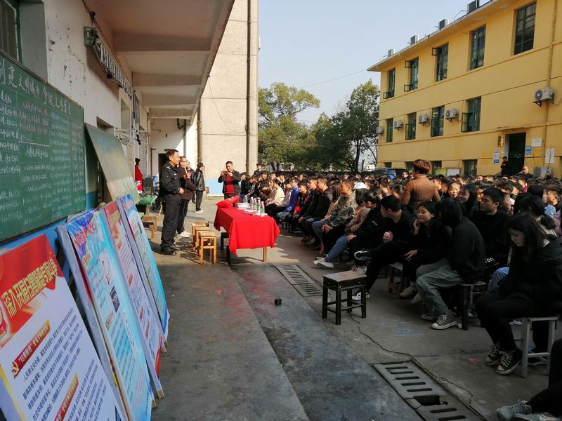 邵陽市華龍中學,邵陽中學教育,高中教育,師資雄厚,名優(yōu)教師