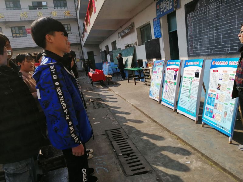 邵陽市華龍中學,邵陽中學教育,高中教育,師資雄厚,名優(yōu)教師