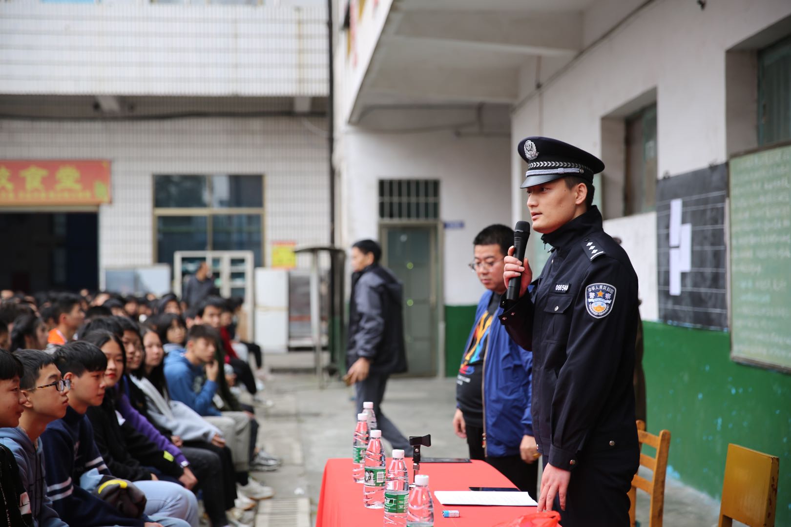 邵陽市華龍中學,邵陽中學教育,高中教育,師資雄厚,名優(yōu)教師