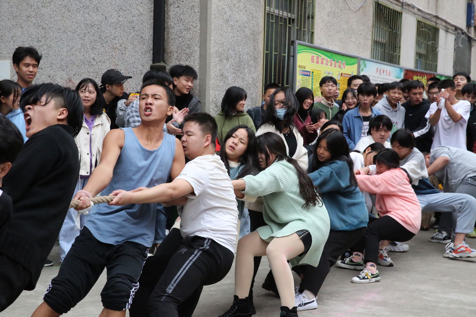 邵陽市華龍中學(xué),邵陽中學(xué)教育,高中教育,師資雄厚,名優(yōu)教師