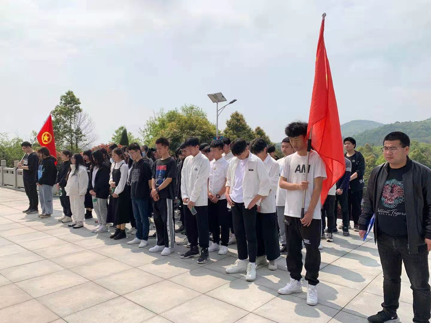 邵陽市華龍中學,邵陽中學教育,高中教育,師資雄厚,名優(yōu)教師