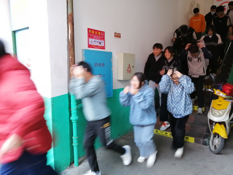 邵陽市華龍中學,邵陽中學教育,高中教育,師資雄厚,名優(yōu)教師