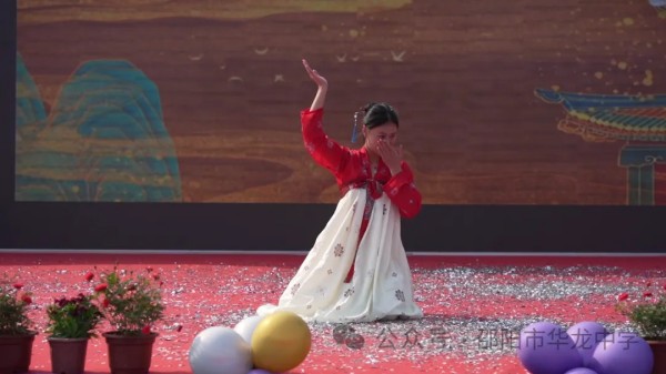 邵陽市華龍育英高級中學(xué)有限公司,邵陽中學(xué)教育,高中教育,師資雄厚,名優(yōu)教師