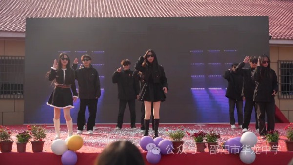 邵陽市華龍育英高級中學(xué)有限公司,邵陽中學(xué)教育,高中教育,師資雄厚,名優(yōu)教師