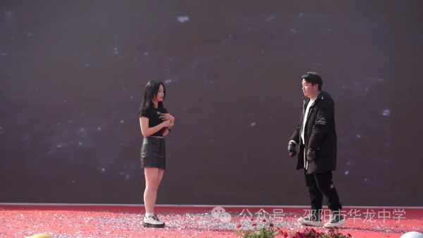 邵陽市華龍育英高級中學(xué)有限公司,邵陽中學(xué)教育,高中教育,師資雄厚,名優(yōu)教師