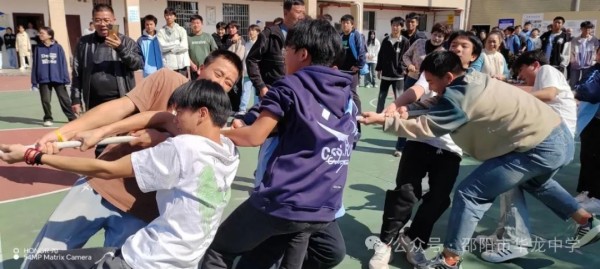 邵陽市華龍育英高級中學(xué)有限公司,邵陽中學(xué)教育,高中教育,師資雄厚,名優(yōu)教師