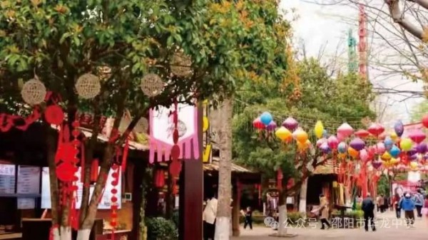 邵陽市華龍育英高級中學有限公司,邵陽中學教育,高中教育,師資雄厚,名優(yōu)教師